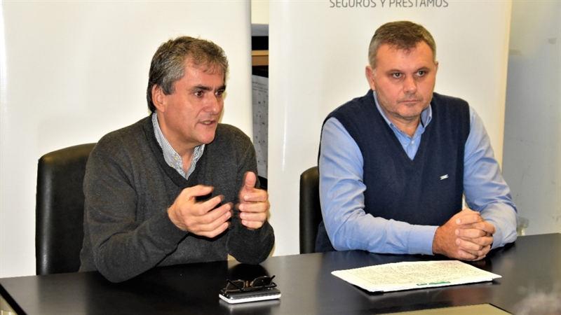 Alfredo Zamora y Nestor Rolhaiser, recibieron a los nuevos prestadores en las Oficina de la Gerencia de Obra Social